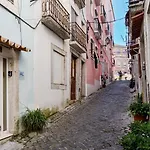 Alfama With Private Patio & Barbecue *