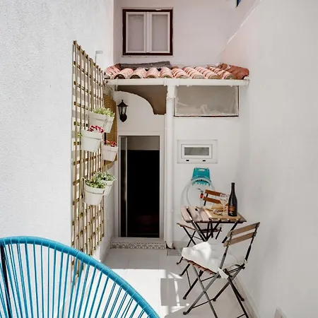 Alfama With Private Patio & Barbecue * Lissabon