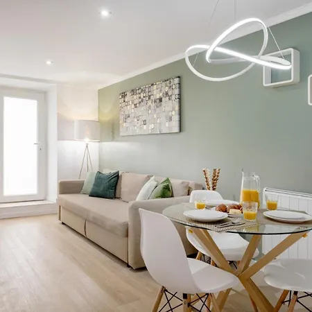 Апартаменти Alfama With Private Patio & Barbecue *