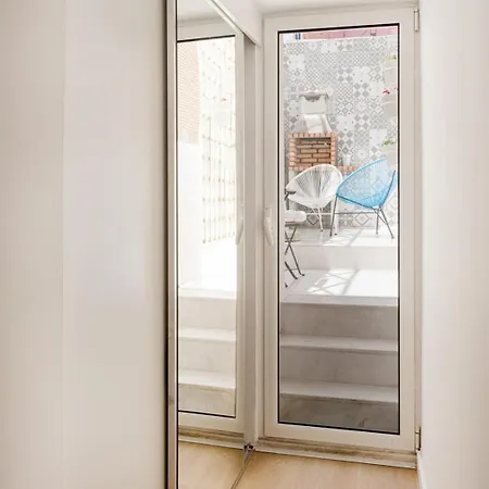 Alfama With Private Patio & Barbecue Апартаменти *