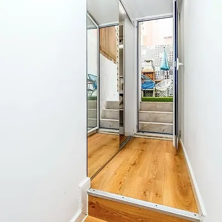 Alfama With Private Patio & Barbecue Apartment *